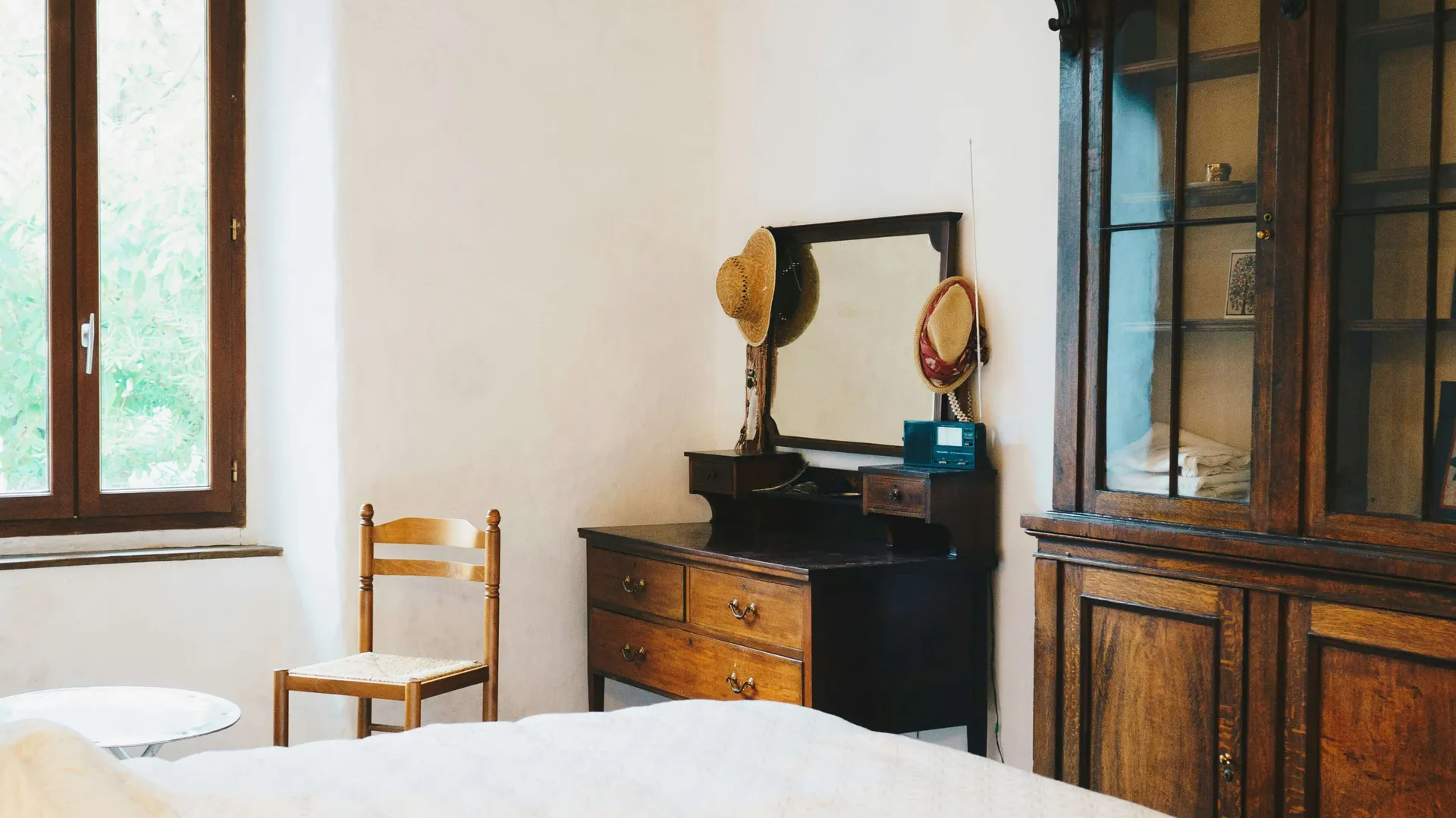 A charming bed and breakfast exterior in Monroe, LA
